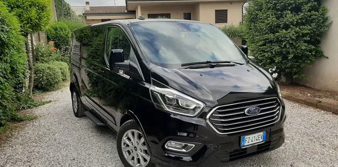 Ford Tourneo Custom 